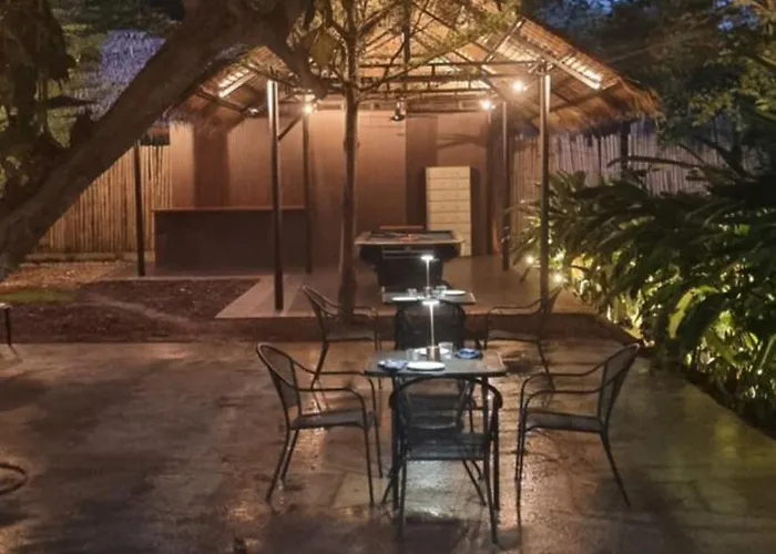 Kugita Bed And Dine Hostal Moalboal