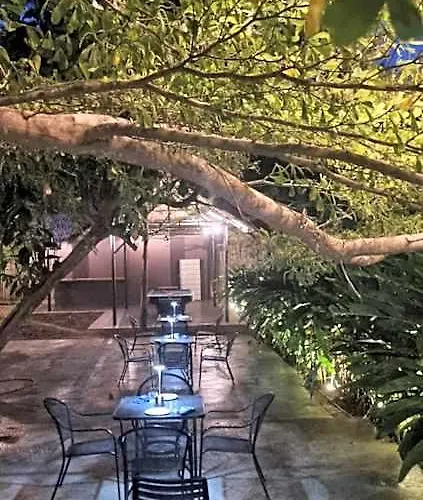 Kugita Bed And Dine Hostal